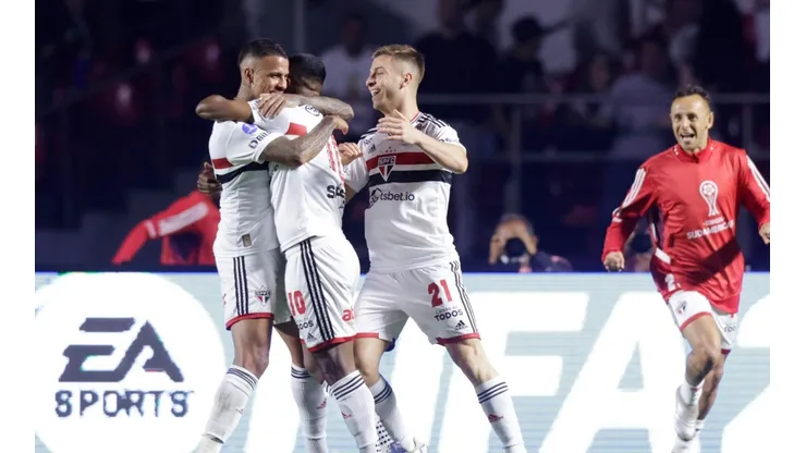 São Paulo se puso en ventaja ante Ceará.