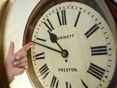 Hora espejo: ¿Qué significa el número 14:14 en el reloj?