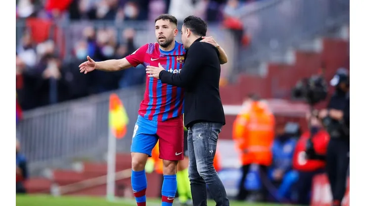 Xavi busca competencia para Jordi Alba.