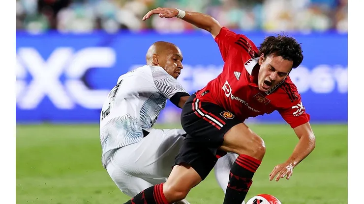 Facundo Pellistri y Manchester United analizan su futuro.