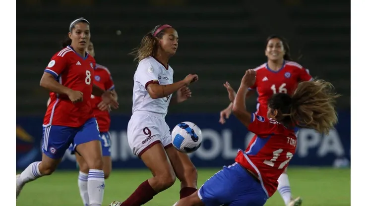 Deyna Castellanos ante Chile.