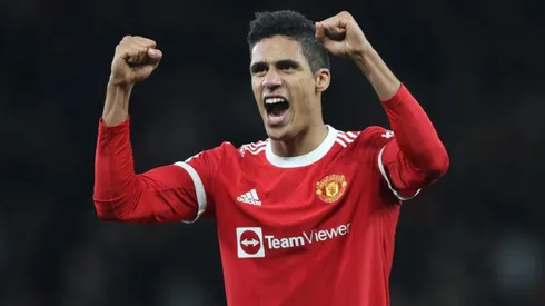 Varane en festejo de gol con United.