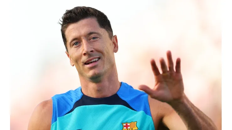 Robert Lewandowski ya se entrena como jugador de Barcelona.