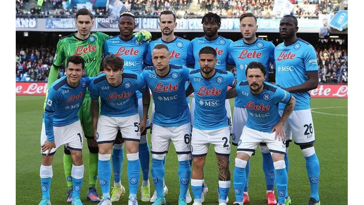 Napoli en partido de la temporada 2021/2022.
