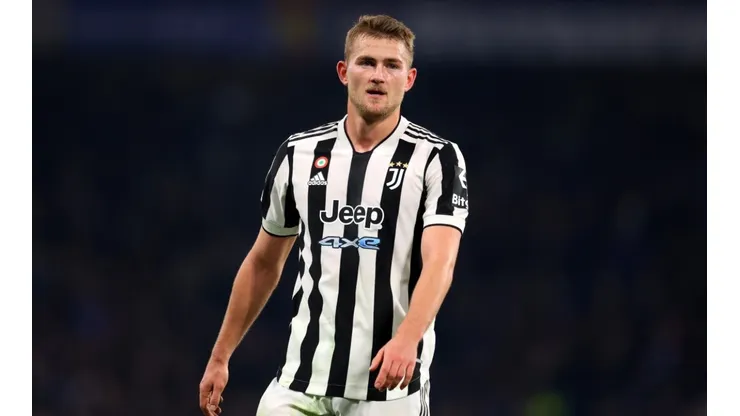 De Ligt queda segundo entre los fichajes más caros para los defensores.