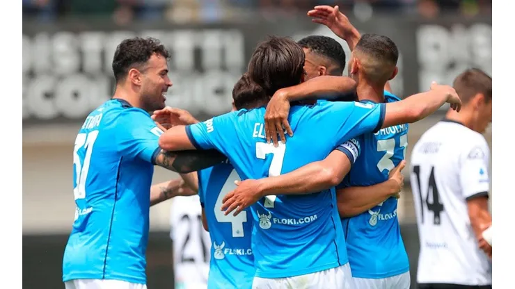 Napoli en celebración de gol.