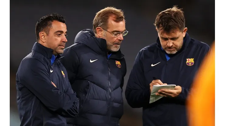 Xavi espera por el siguiente fichaje de Barcelona.