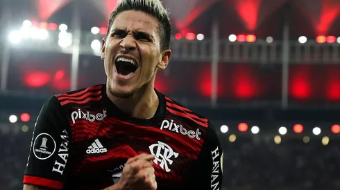 Pedro en festejo de gol con Flamengo.