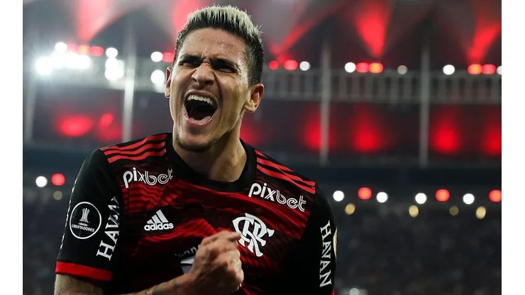 Pedro en festejo de gol con Flamengo.