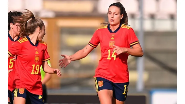 Putellas en festejo de gol con España.