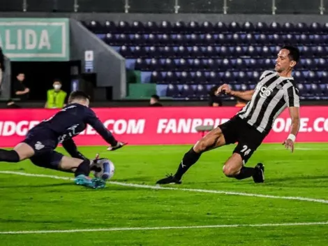 Paranaense eliminó a Libertad a pesar de una jugada mágica de Santa Cruz