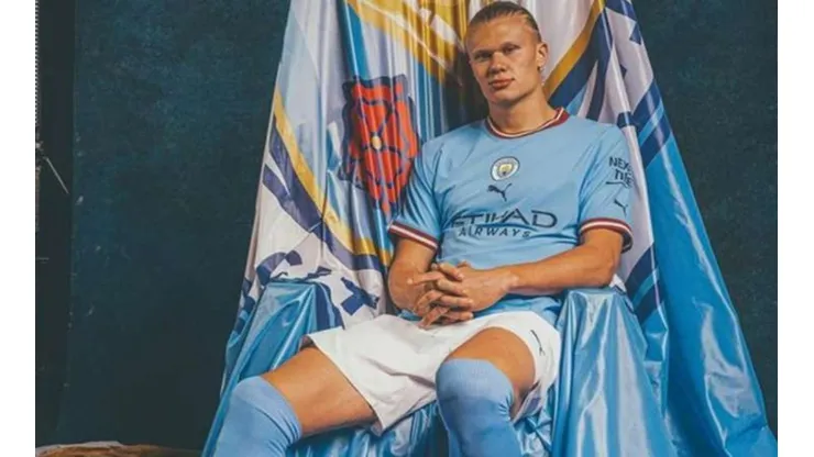 Erling Haaland en su presentación con Manchester City.