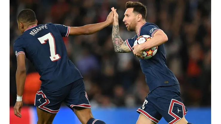 PSG en festejo de gol con Lionel Messi.