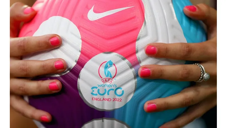 Balón de la Euro femenina.