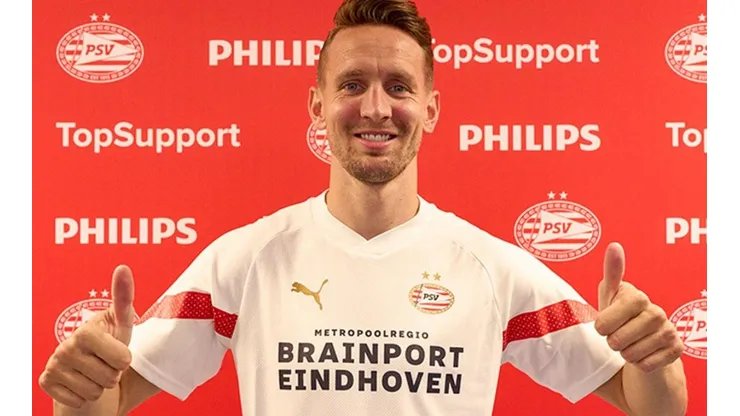 Luuk de Jong en presentación con PSV.