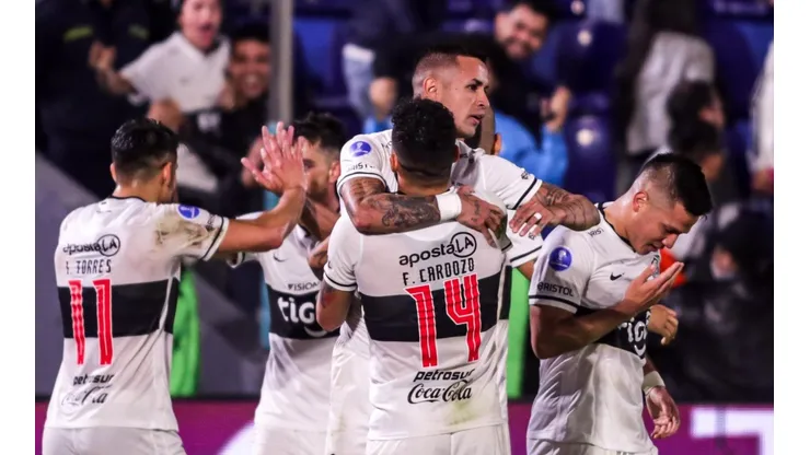Olimpia dio el primer paso ante Goianiense.