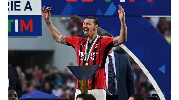 Ibrahimovic seguiría en Milan por un año más.