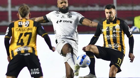 Ceará se llevó un resultado de maravilla ante The Strongest.