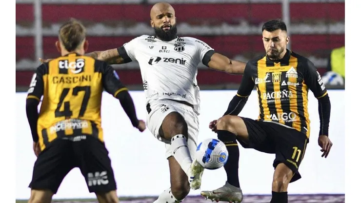 Ceará se llevó un resultado de maravilla ante The Strongest.