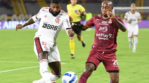 Flamengo y Tolima en acción.