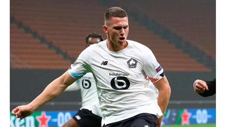 Sven Botman en acción con Lille.