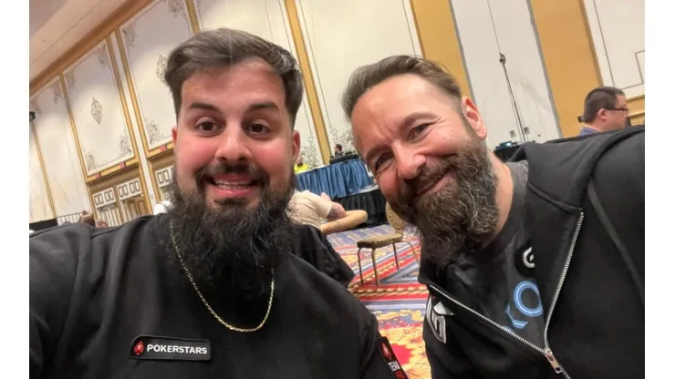 Papo MC junto a Daniel Negreanu.
