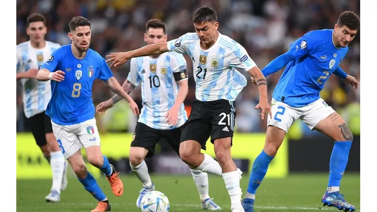 Acción de juego entre Argentina e Italia.