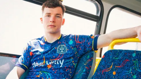 La imagen de la camiseta junto con el asiento.