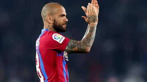 Dani Alves ya sabe la decisión de Barcelona.