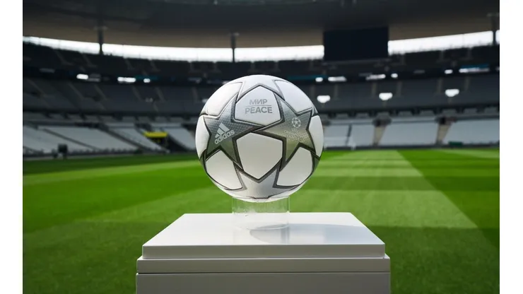 La pelota de la final de la Champions League será subastada.