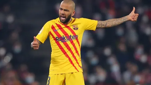 Dani Alves anunció su salida de Barcelona.