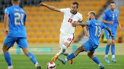 Inglaterra en acción frente a Italia.