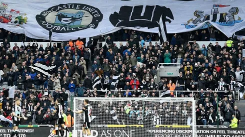 Hinchas de Newcastle en festejo.