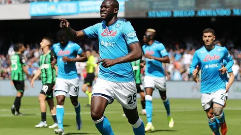 Koulibaly en festejo de gol con Napoli.