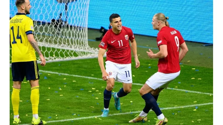 Haaland, autor de un doblete para Noruega.
