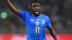 Wilfried Gnonto en acción de juego con Italia.