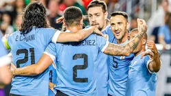 Festejo de gol de Uruguay.