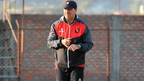 Néstor Lorenzo en entrenamiento con Melgar.