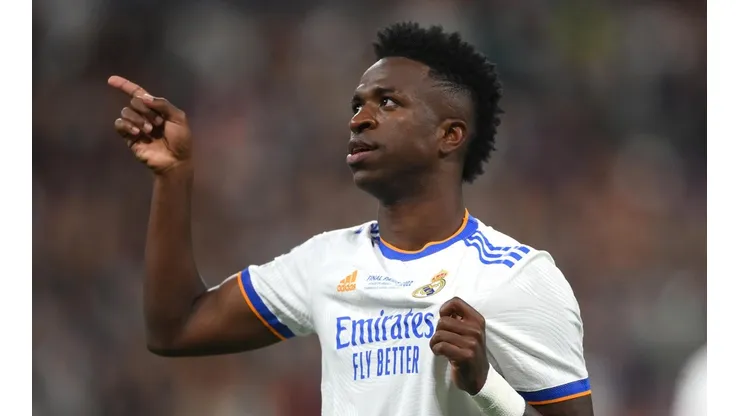Vinícius Júnior acordó un nuevo contrato con Real Madrid.