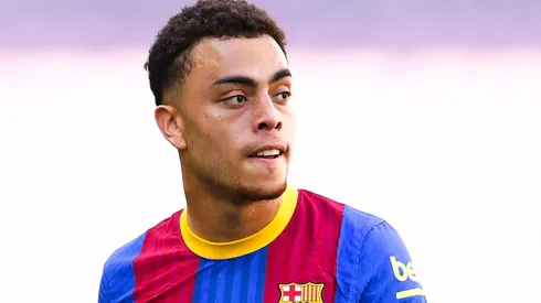 Sergiño Dest, pretendido por Chelsea.