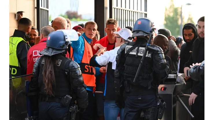 Problemas en la entrada de los hinchas de Liverpool en la final de la Champions League