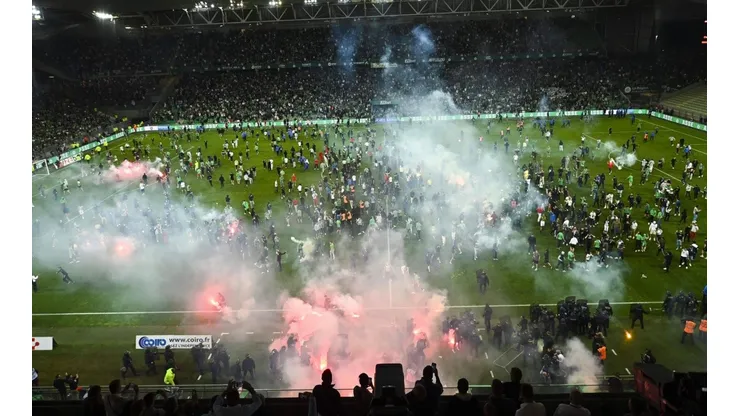 Disturbios tras el descenso de Saint-Étienne