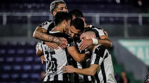 Libertad, a octavos de final.