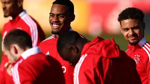 Entrenamiento de Ajax con Ryan Gravenberch.gE