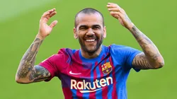 A Dani Alves se le abre una puerta para continuar en Barcelona.