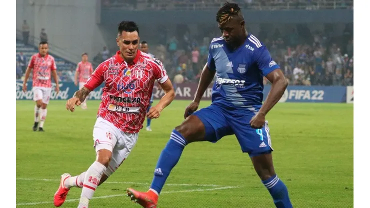 Independiente Petrolero vs Emelec.