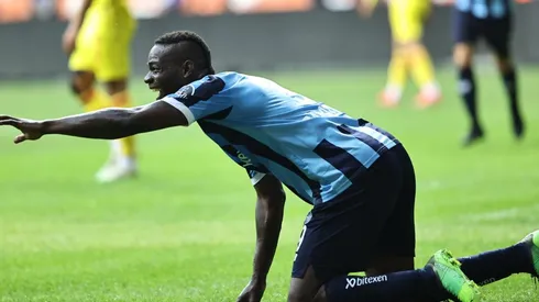 Mario Balotelli se divirtió en la goleada de Adana Demirspor.