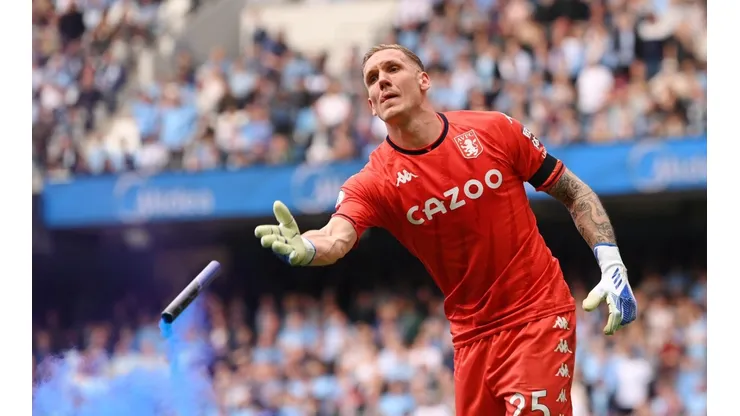 Robin Olsen, víctima de agresiones en el festejo de Manchester City.
