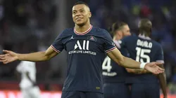 Mbappé en festejo de gol con PSG.