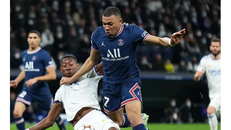 Mbappé en acción con PSG ante Real Madrid, sus dos interesados.